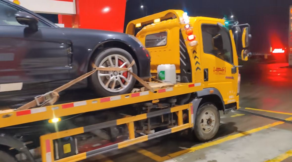 中山行车途中遇到突发状况该如何呼叫道路救援？